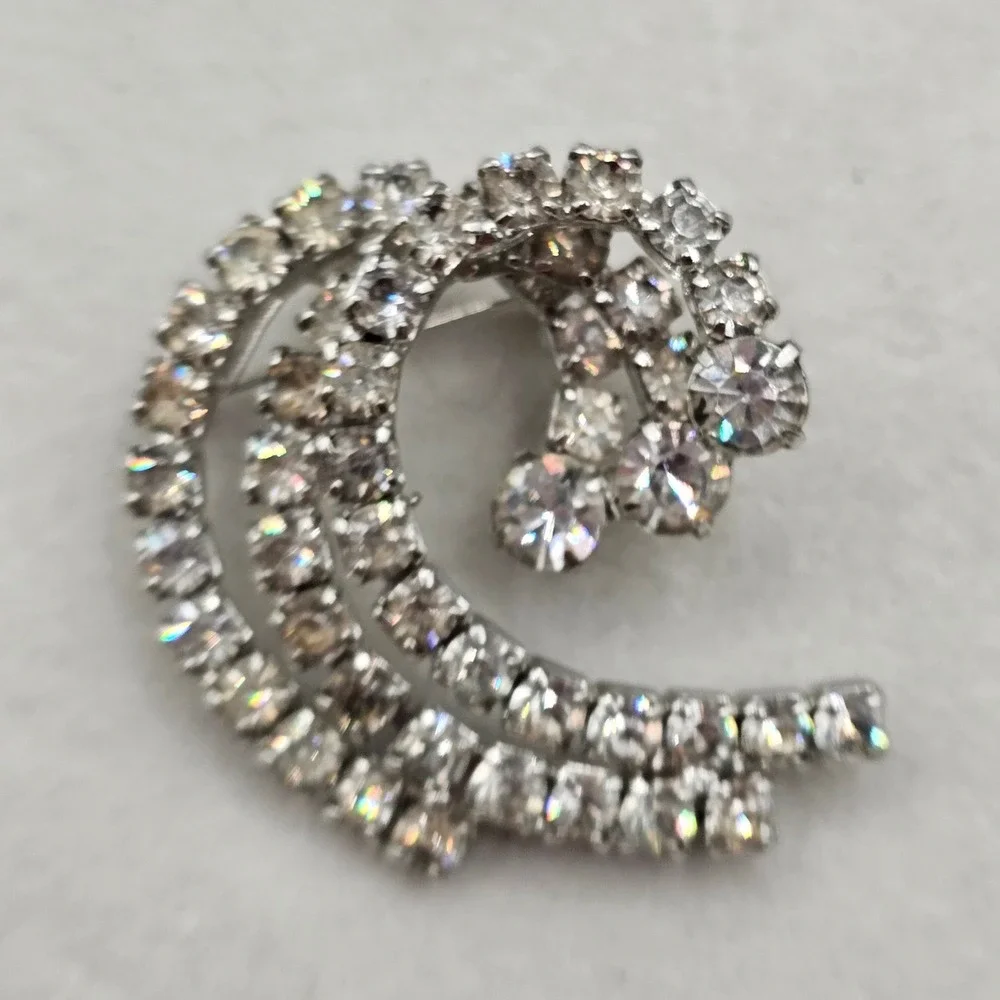 Vintage Rhinestone‎ Swirl Brooch Silver Tone Clear Glam Formal Bridal Wedding